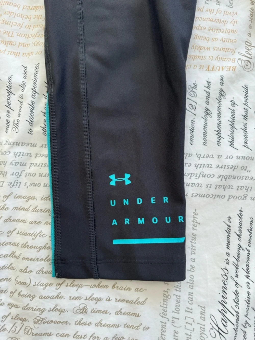 Under Armour Bundle w’s medium - Picture 10 of 13